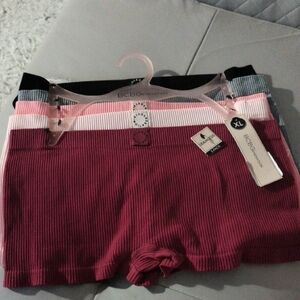 NWT BCBGeneration 3-Pack Seamless Ribbed Boxer Shorts XL